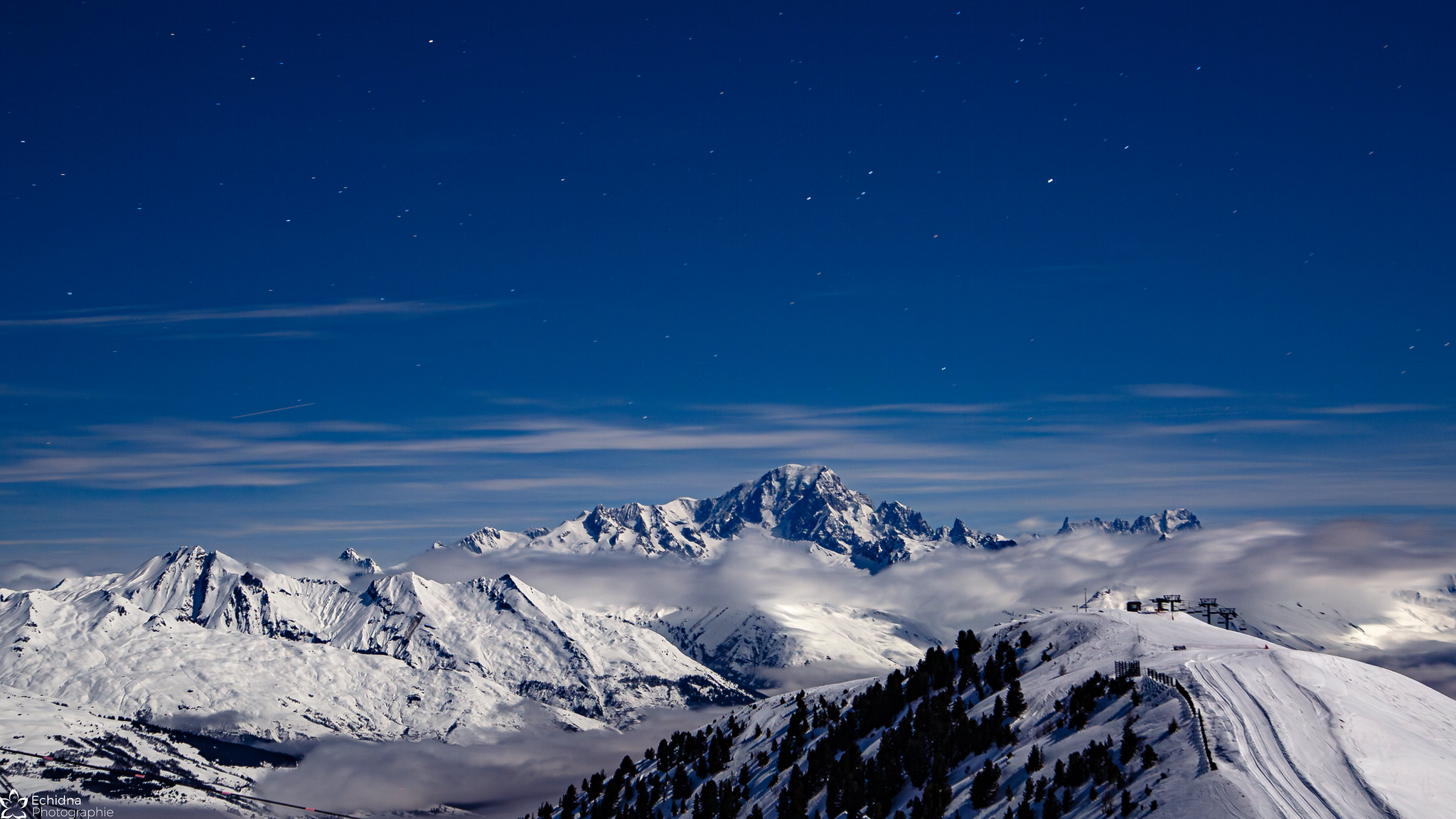 Mont Blanc et sommets alpins enneigés