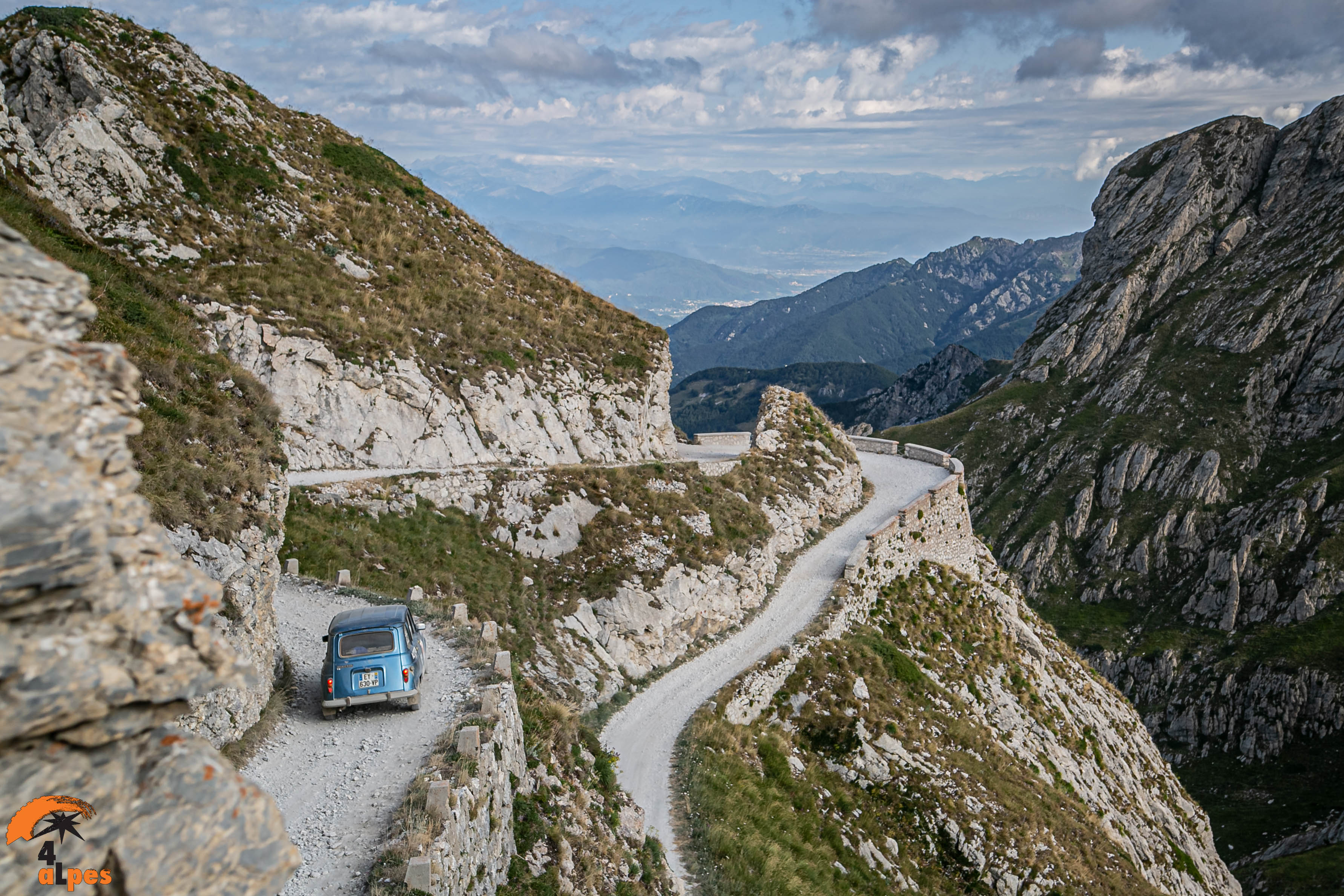 Le long des routes sinueuses